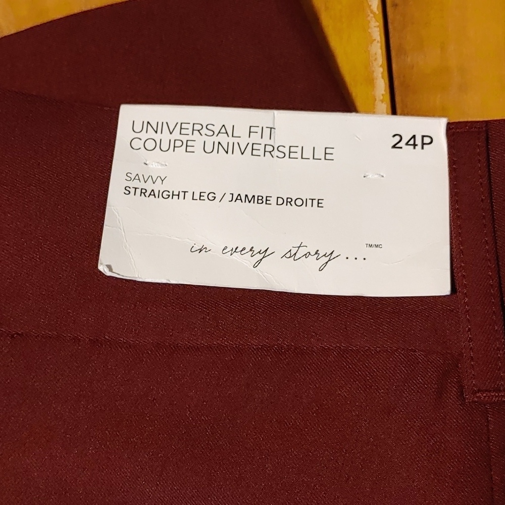 🇨🇦 NWT Universal Fit Plus size Burgundy Straight Leg Pant 24P - Picture 6 of 9